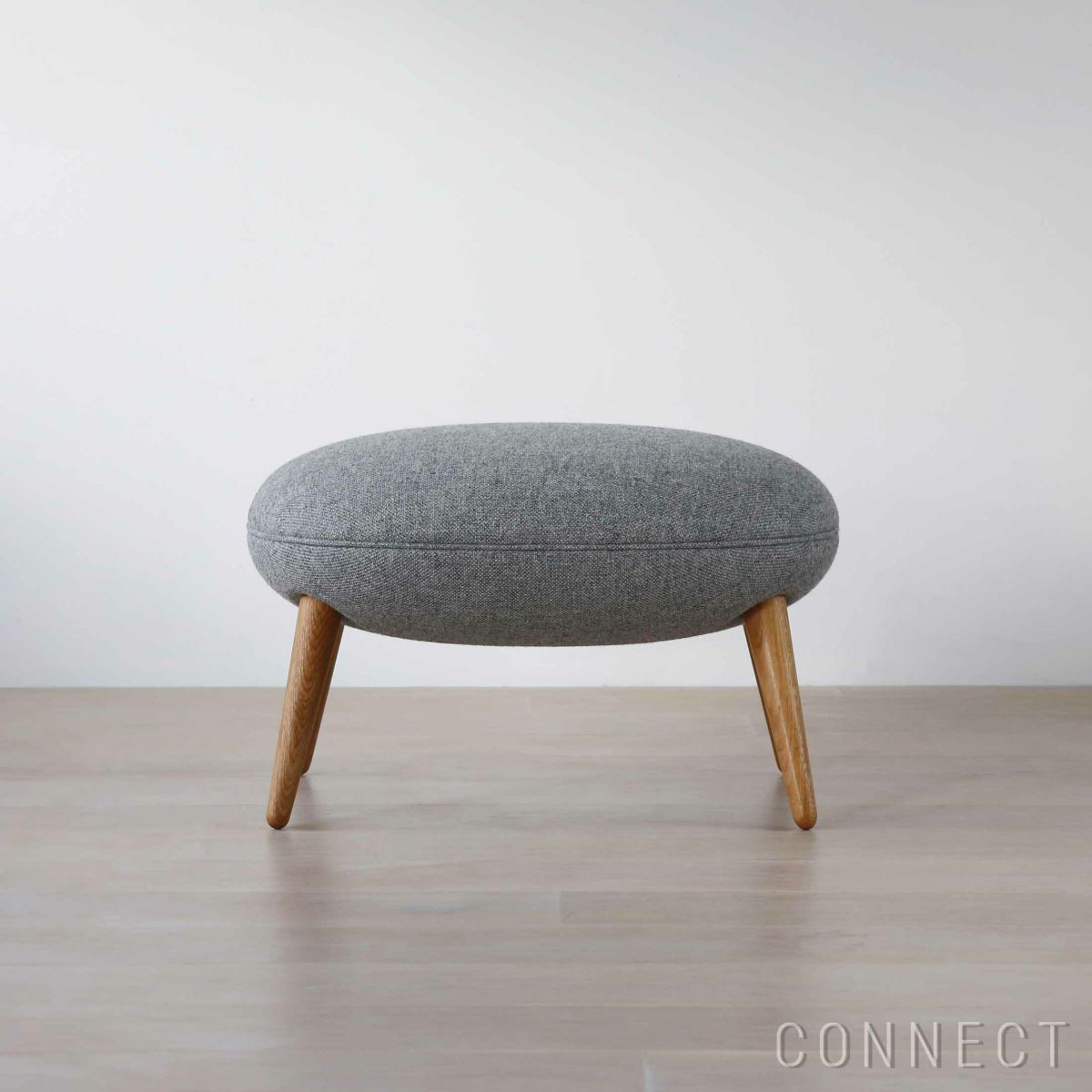 FREDERICIA（フレデリシア） / Swoon Lounge Armchair（スウーンラウンジアームチェア） / Model 1770 / オーク材・オイル仕上げ / Hallingdal 130（ハリンダル）