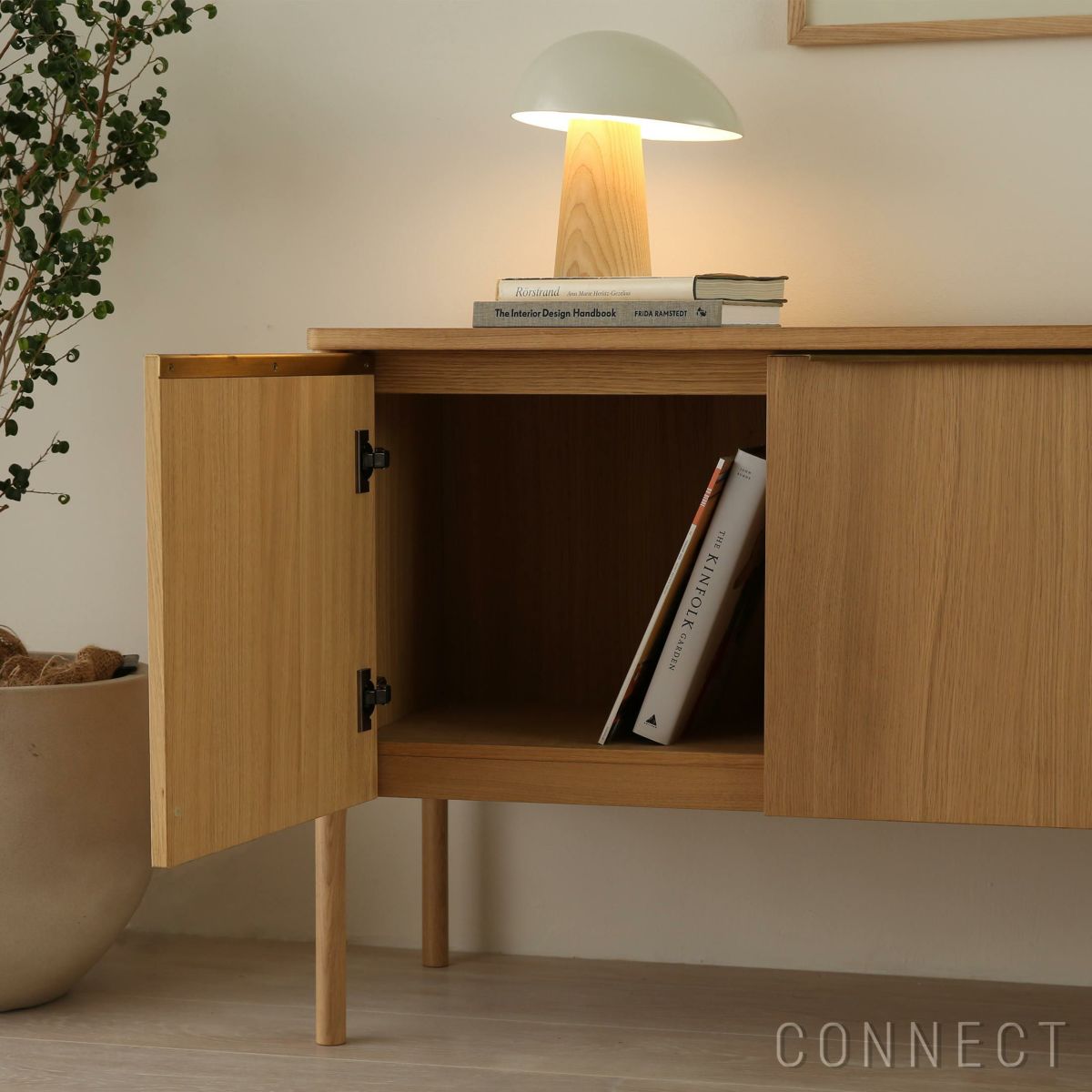 SKAGERAK（スカゲラック） / Jut Cabinet（ジュト キャビネット） / 真鍮 / オーク材・オイル仕上げ / 収納