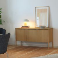 SKAGERAK（スカゲラック） / Jut Cabinet（ジュト キャビネット） / 真鍮 / オーク材・オイル仕上げ / 収納