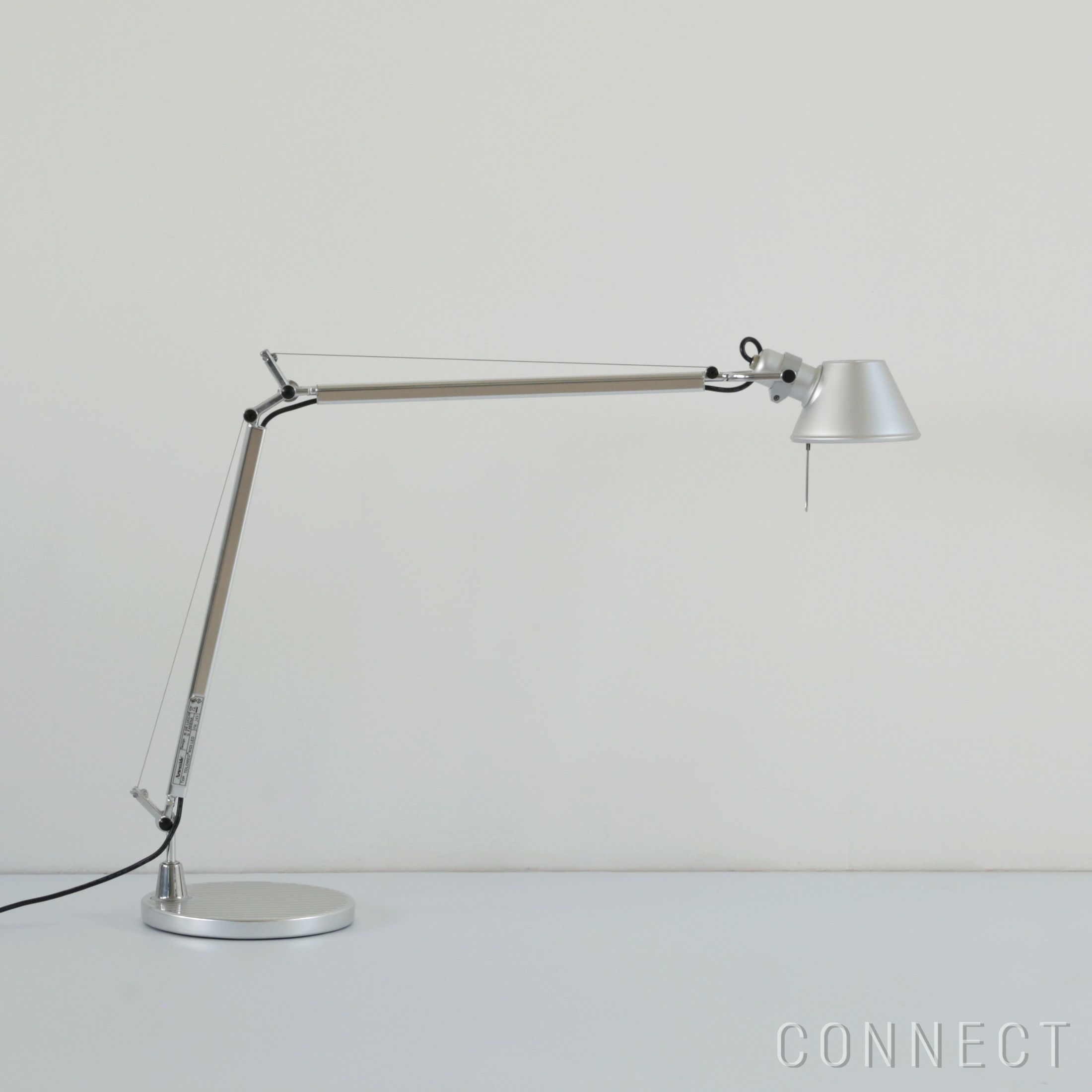 アルテミデ Artemide 辛く スタンドライト S2373 ブリナ・ターボロ