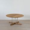 CARL HANSEN & SON （カール・ハンセン＆サン） E021 / EMBRACE LOUNGE TABLE / オーク材・オイル仕上げ・ブラック脚 / φ80cm / コーヒーテーブル