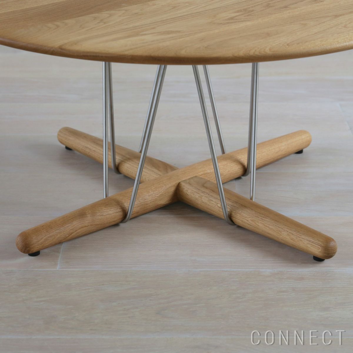 CARL HANSEN & SON （カール・ハンセン＆サン） E021 / EMBRACE LOUNGE TABLE / オーク材・オイル仕上げ・ブラック脚 / φ80cm / コーヒーテーブル