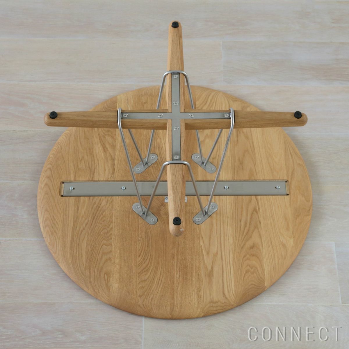 CARL HANSEN & SON （カール・ハンセン＆サン） E021 / EMBRACE LOUNGE TABLE / オーク材・オイル仕上げ・ブラック脚 / φ80cm / コーヒーテーブル