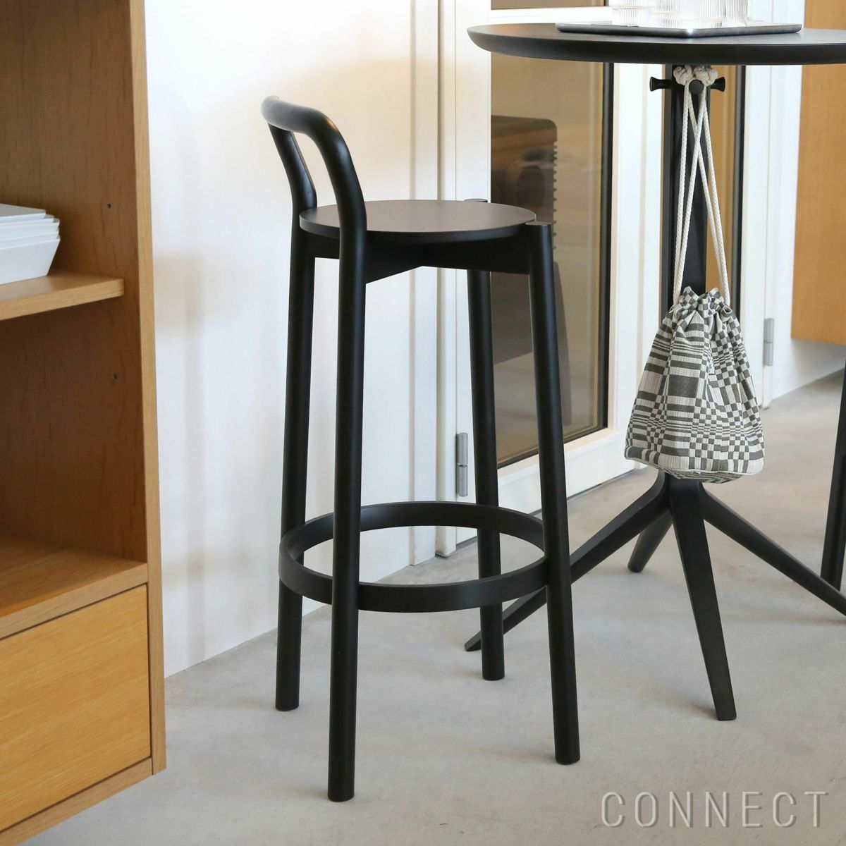 【アウトレット】Karimoku New Standard（カリモクニュースタンダード） / CASTOR BARSTOOL High with backrest（キャストールバースツール ハイ ウィズ バックレスト） / ブラック