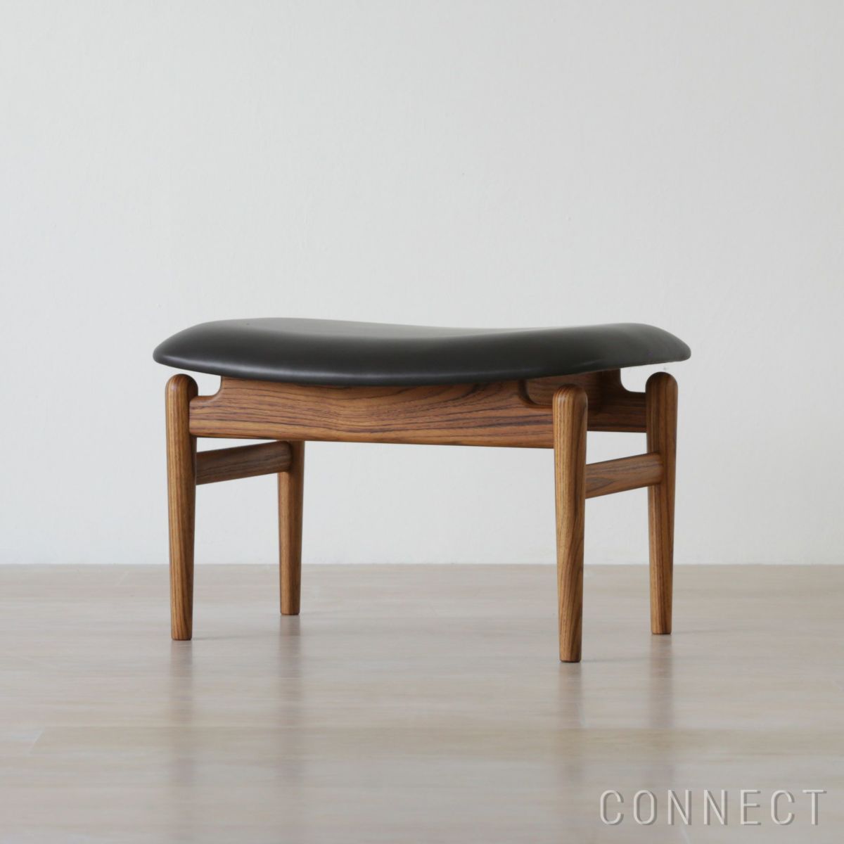 HOUSE OF FINN JUHL（ハウス・オブ・フィンユール） / CHIEFTAIN FOOTSTOOL（チーフテンフットスツール） / チーク材・オイル仕上げ・エレガンスレザー（mocca）