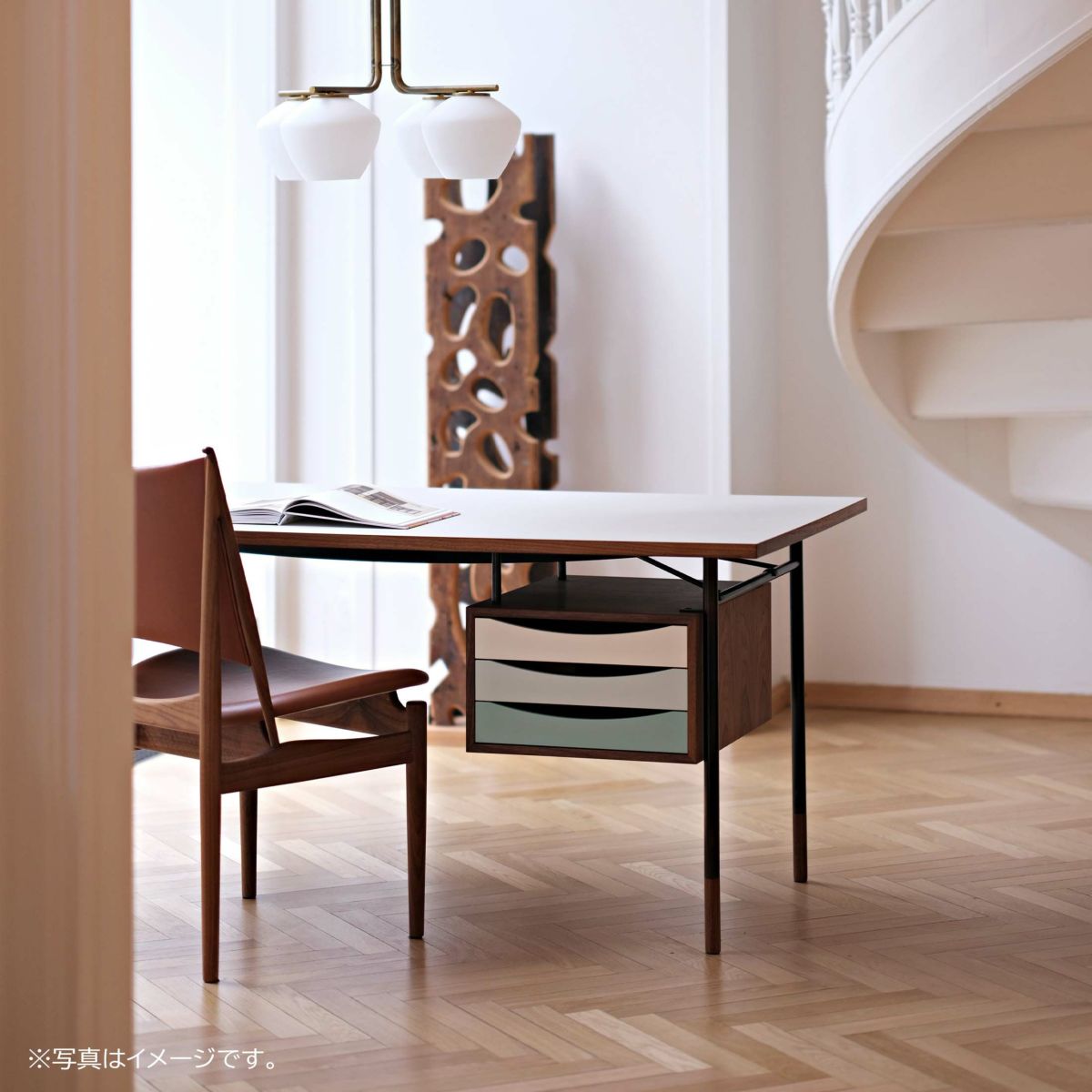 HOUSE OF FINN JUHL（ハウス・オブ・フィンユール） / NYHAVN DESK（ニューハウンデスク） / オーク・ダークオイル仕上げ・ブラック脚 / トレイユニット付き（WARM） / デスク / W170cm