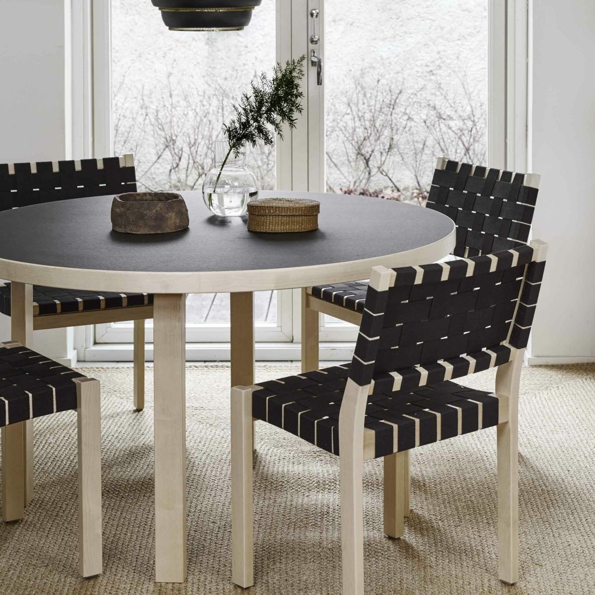 Artek（アルテック） / TABLE 91 / バーチ材 / 天板・ブラックリノリウム / ラウンドテーブル / φ125cm