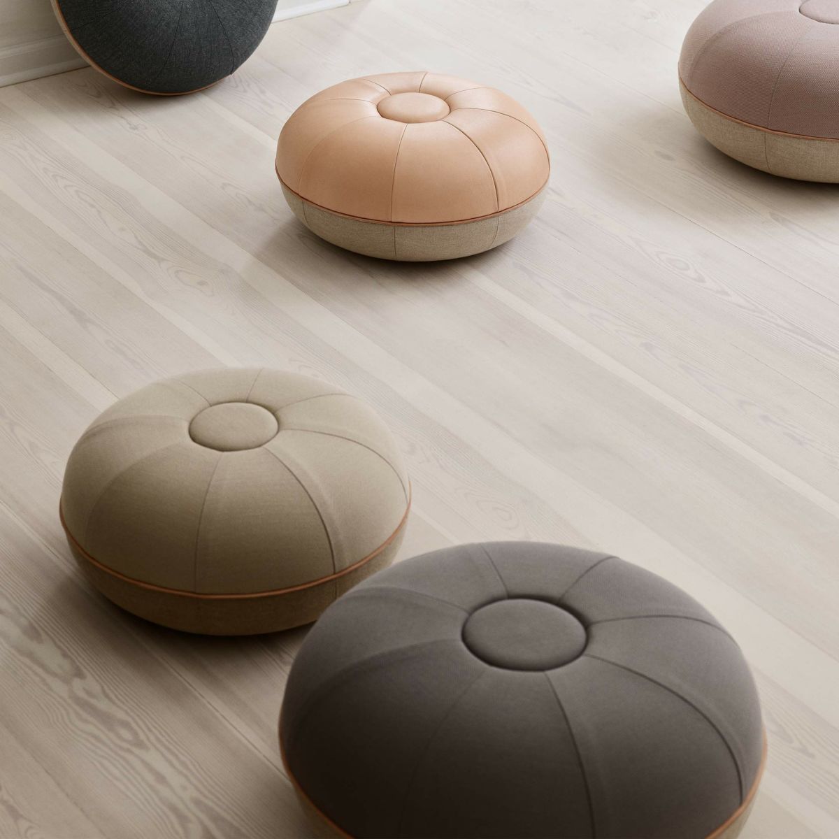 【2025年新色】FRITZ HANSEN（フリッツ・ハンセン） / Cecilie Manz（セシリエ・マンツ） / POUF（プフ）L ラージ / 全3色