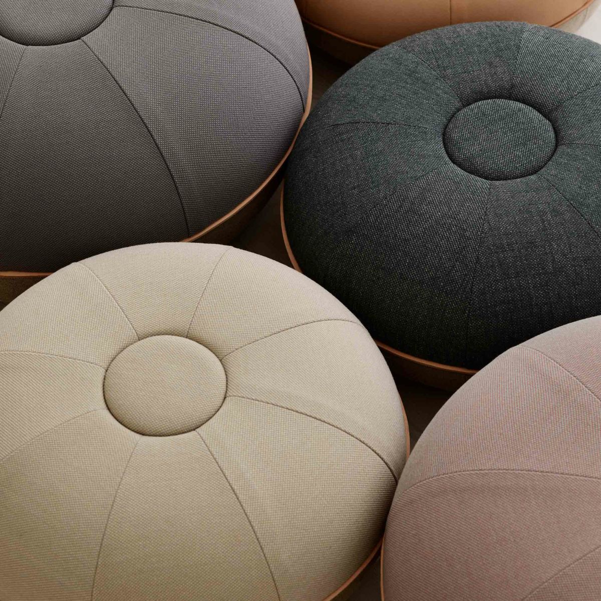 【2025年新色】FRITZ HANSEN（フリッツ・ハンセン） / Cecilie Manz（セシリエ・マンツ） / POUF（プフ）L ラージ / 全3色