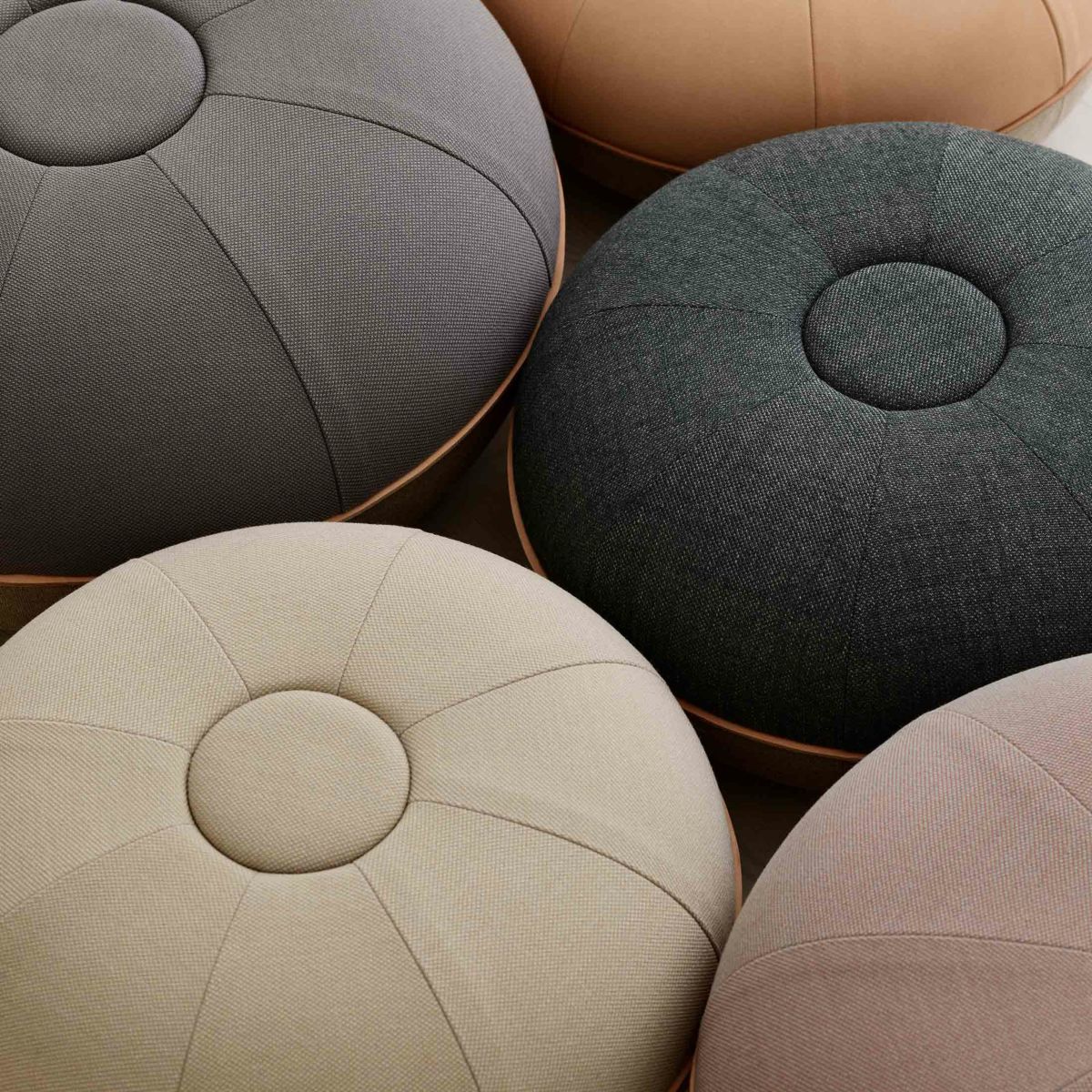 【2025年新色】FRITZ HANSEN（フリッツ・ハンセン） / Cecilie Manz（セシリエ・マンツ） / POUF（プフ）S / スチールグレー / ペールイエロー