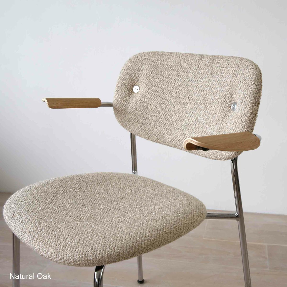 Audo Copenhagen（オドー・コペンハーゲン） / CO DINING CHAIR（コ ダイニング チェア）/ アームチェア / Natural Oak / Audo Bouclé（オドー ブークレ）02 / クロームベース