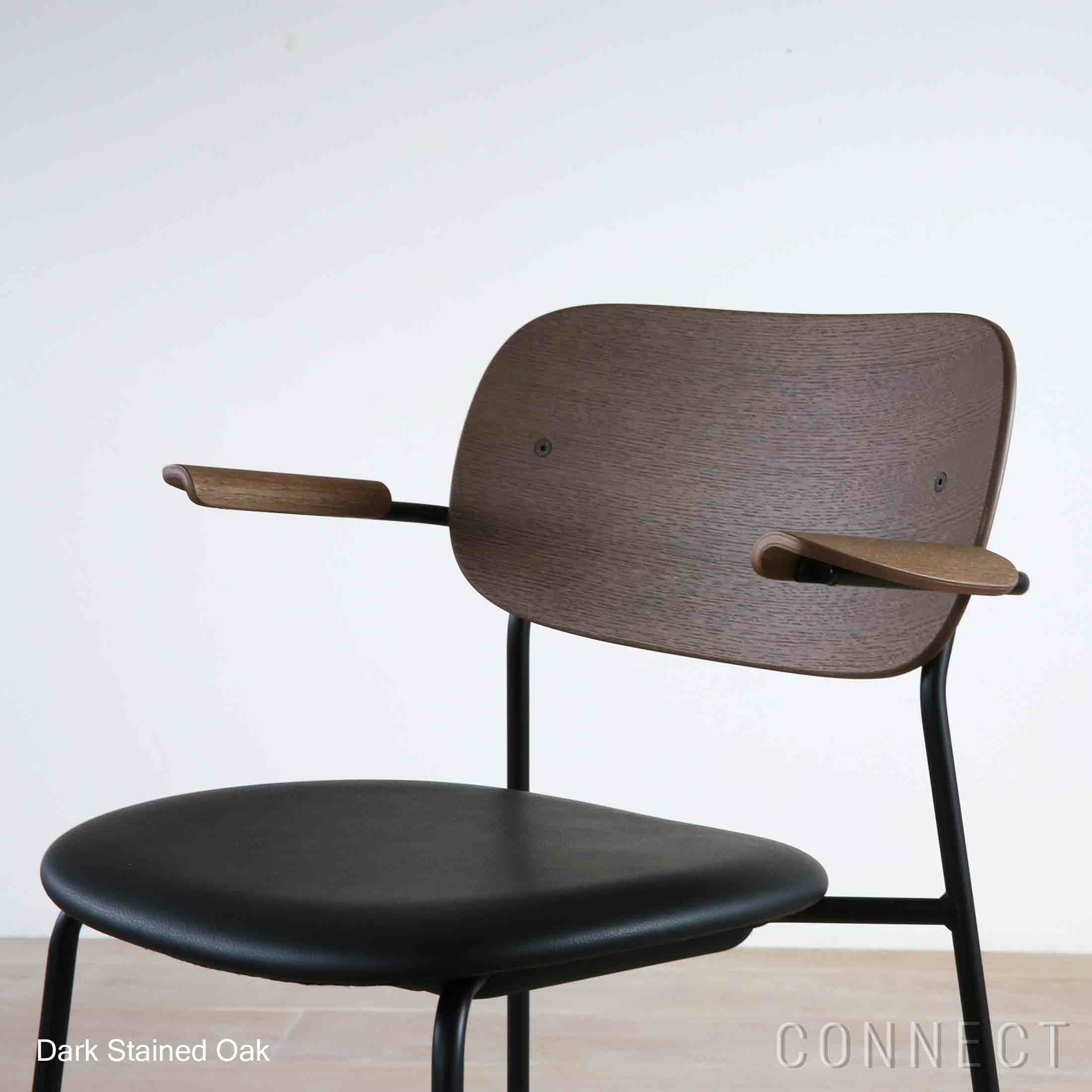 Audo Copenhagen（オドー・コペンハーゲン） / CO DINING CHAIR（コ ダイニング チェア）/ アームチェア / Dark Stained Oak / Sierra（シエラ）1001 / ブラックベース
