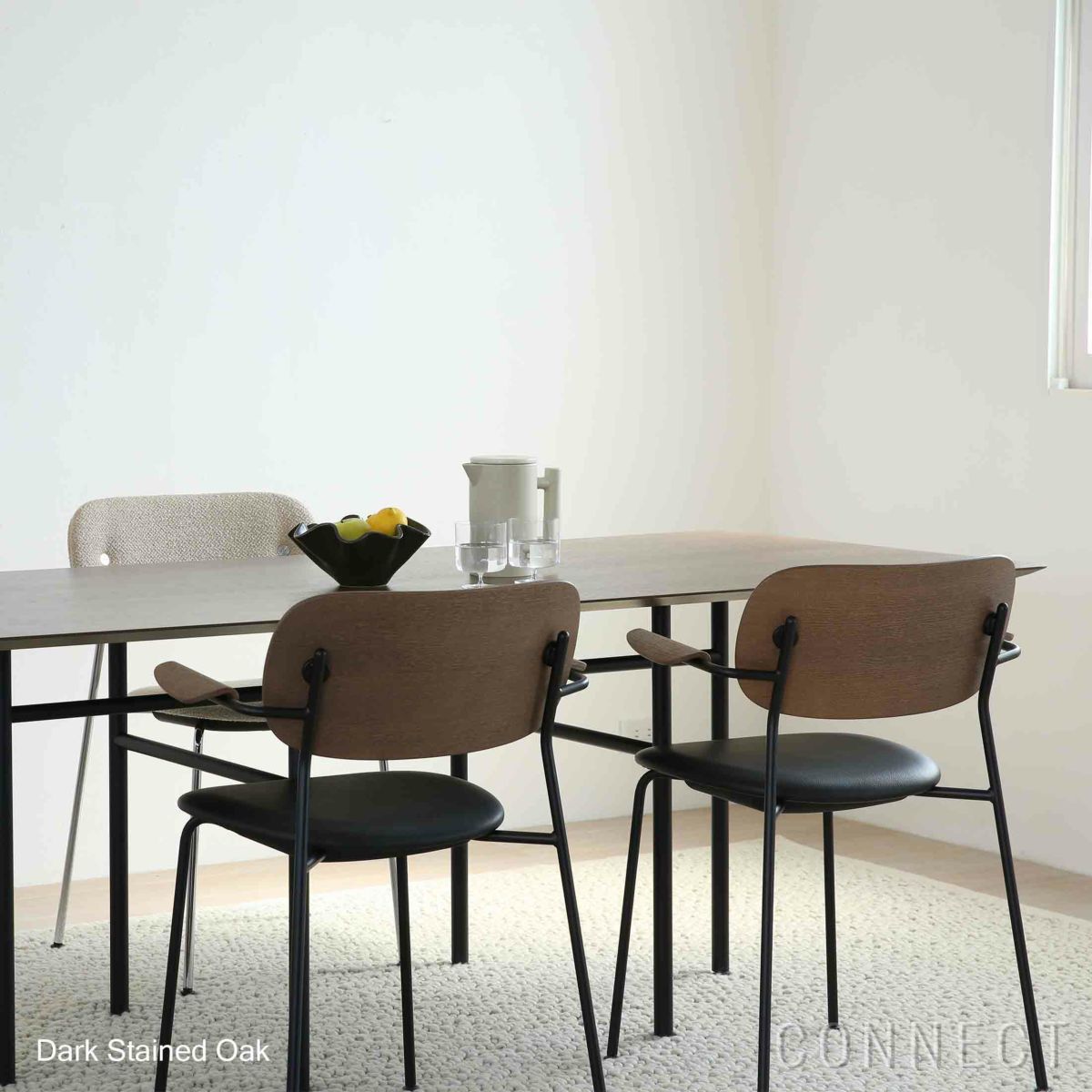 Audo Copenhagen（オドー・コペンハーゲン） / CO DINING CHAIR（コ ダイニング チェア）/ アームチェア / Dark Stained Oak / Sierra（シエラ）1001 / ブラックベース