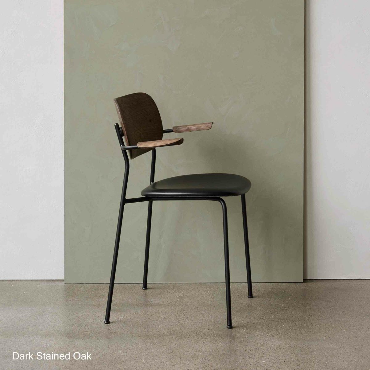 Audo Copenhagen（オドー・コペンハーゲン） / CO DINING CHAIR（コ ダイニング チェア）/ アームチェア / Dark Stained Oak / Sierra（シエラ）1001 / ブラックベース