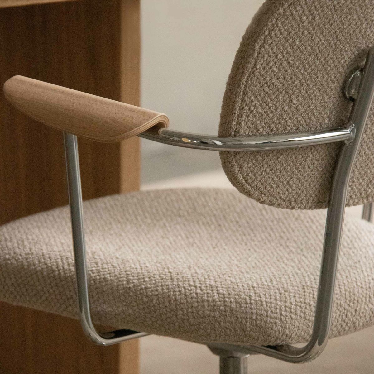 Audo Copenhagen（オドー・コペンハーゲン） / CO TASK CHAIR（コ タスク チェア）/ アームチェア / Natural Oak / Audo Boucl&#233;（オドーブークレ）02 /キャスター付き回転ベース