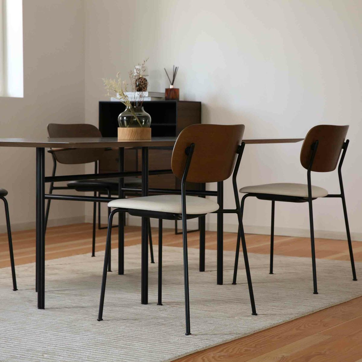 Audo Copenhagen（オドー・コペンハーゲン） / SNAREGADE DINING TABLE（スネアゲート ダイニングテーブル） / 長方形 / L200 / Dark Stained Oak