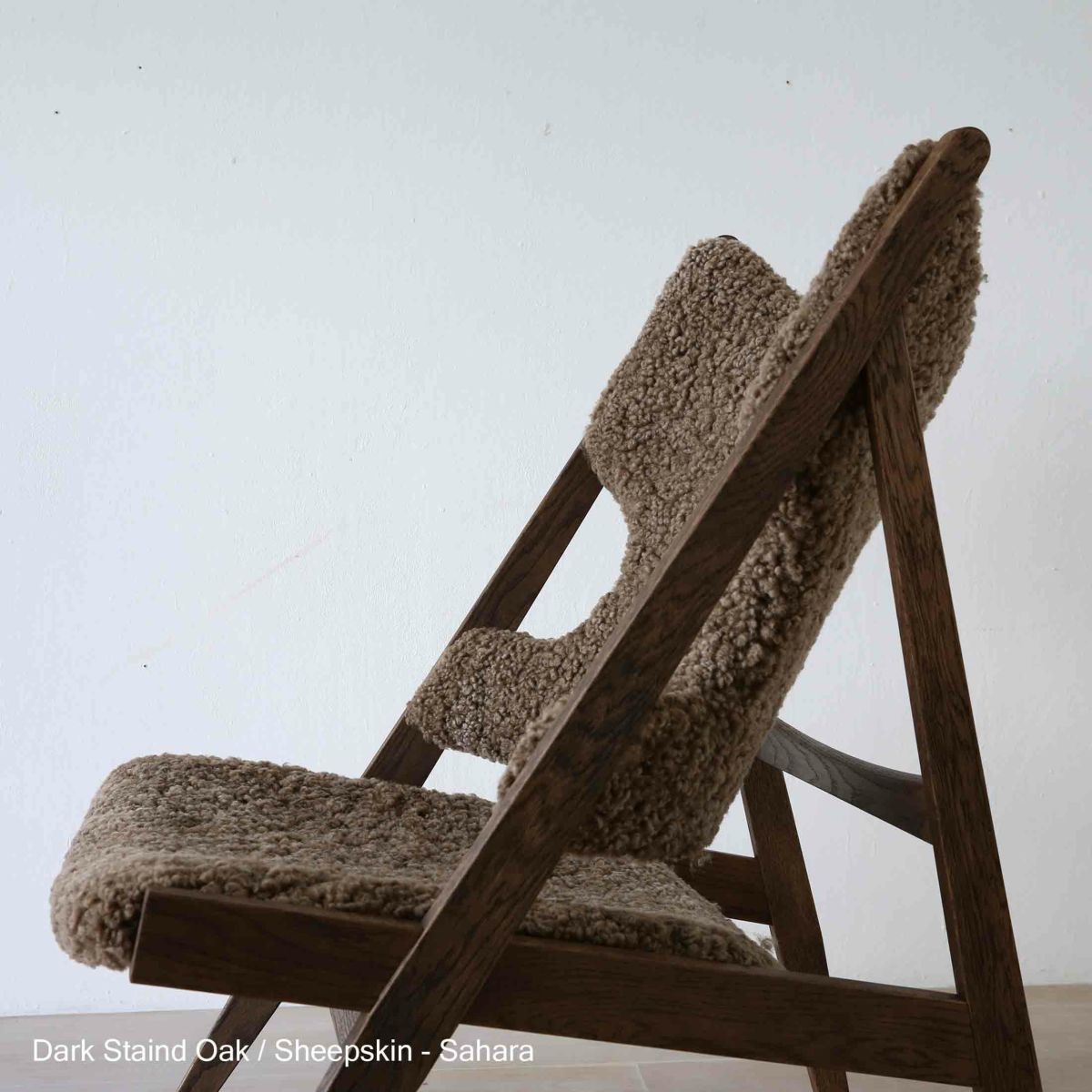  Audo Copenhagen（オドー・コペンハーゲン） / KNITTING LOUNGE CHAIR（ニッティング ラウンジチェア） / ダークステインドオーク / シープスキン Root（ルート）