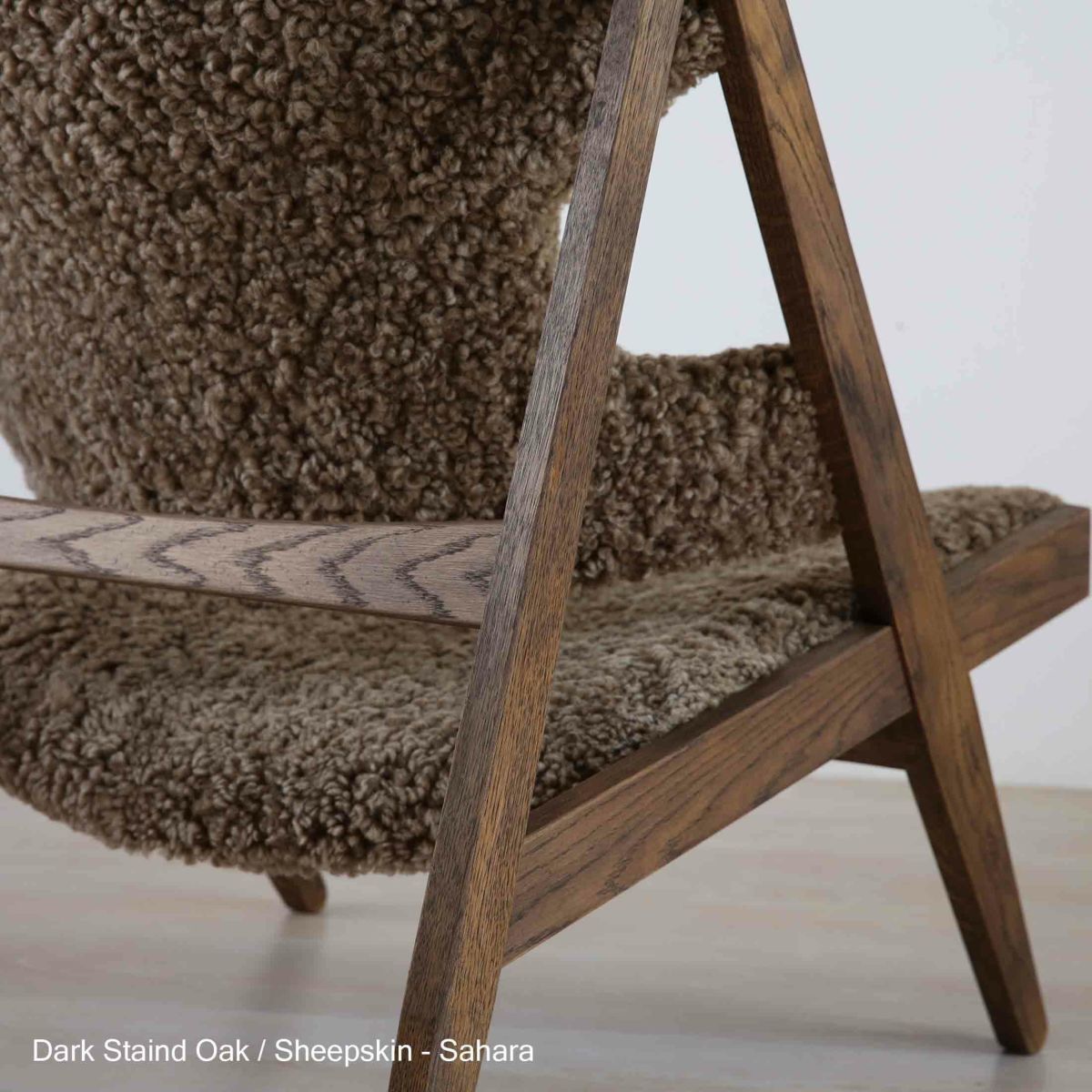  Audo Copenhagen（オドー・コペンハーゲン） / KNITTING LOUNGE CHAIR（ニッティング ラウンジチェア） / ダークステインドオーク / シープスキン Root（ルート）