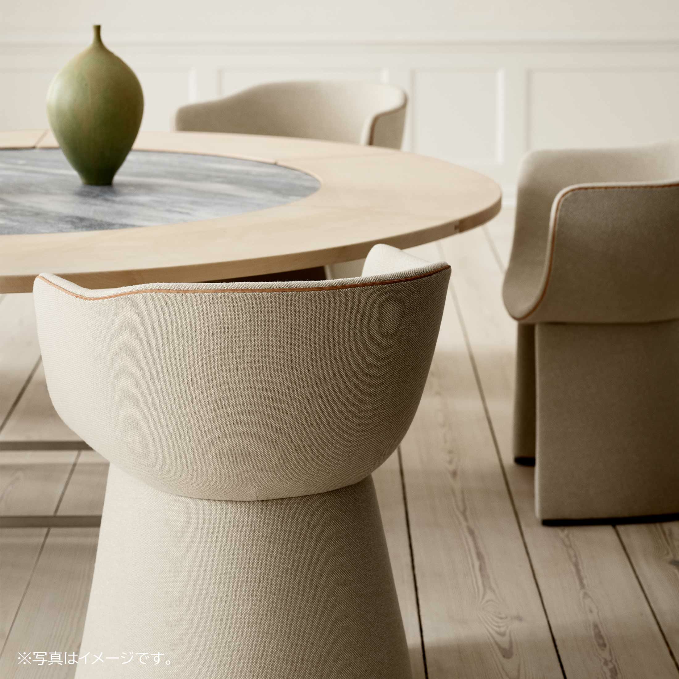 FRITZ HANSEN（フリッツ・ハンセン） / MONOLIT（モノリット） / CM221 / Vidar（ヴィダー）0222 ベージュ / レザーパイピングありモデル / ダイニングチェア