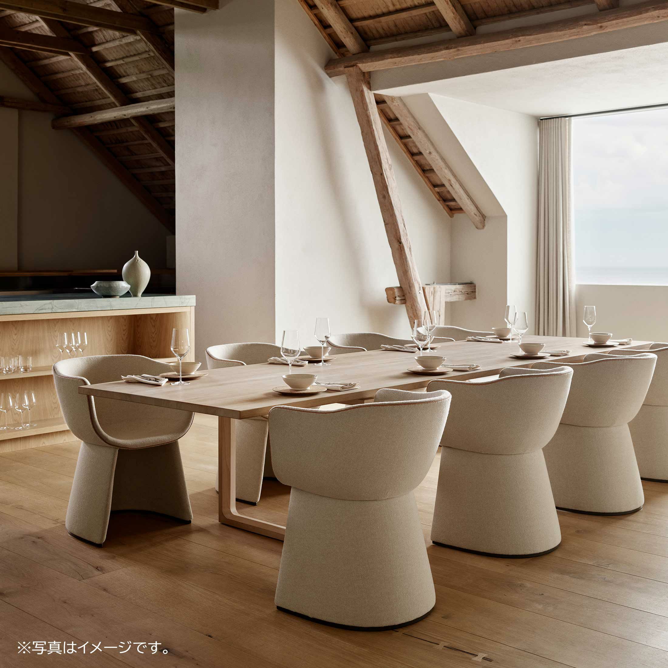 FRITZ HANSEN（フリッツ・ハンセン） / MONOLIT（モノリット） / CM221 / Vidar（ヴィダー）0222 ベージュ / レザーパイピングありモデル / ダイニングチェア