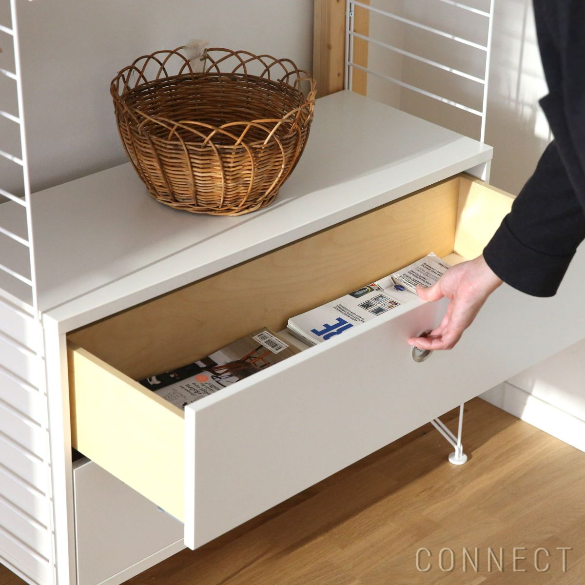 String（ストリング） / ストリング システム / チェスト＋ワークデスク＋フロアパネル / H200×W160×D30 / ホワイト / 壁面収納