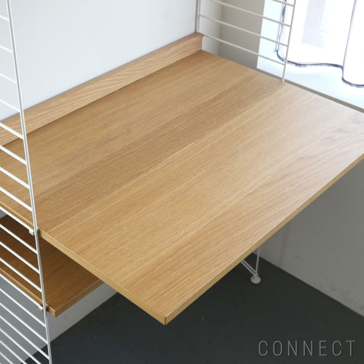 String Furniture（ストリング ファニチャー） / String System（ストリング システム） / ワークデスク＋フロアパネル / W80×D30×H200cm / オーク×ホワイト / 壁面収納