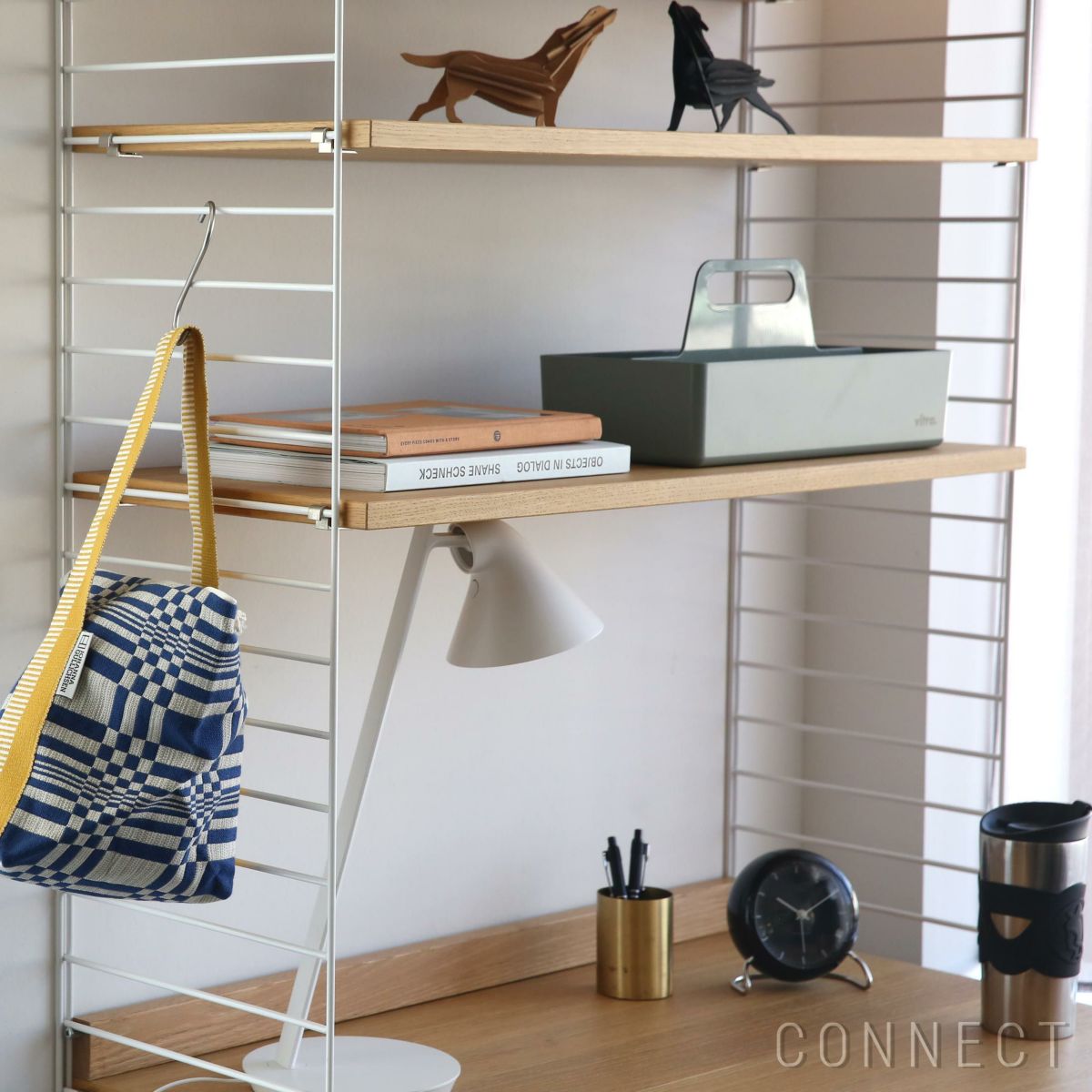 String Furniture（ストリング ファニチャー） / String System（ストリング システム） / ワークデスク＋フロアパネル / W80×D30×H200cm / オーク×ホワイト / 壁面収納