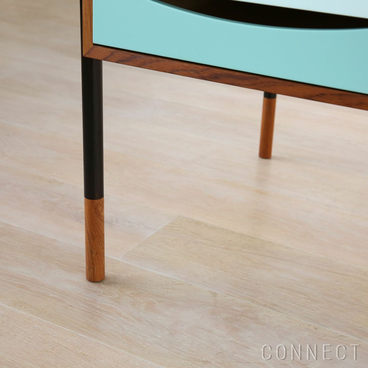 HOUSE OF FINN JUHL（ハウス・オブ・フィンユール） / NYHAVN DESK（ニューハウンデスク） / チーク材・オイル仕上げ / 脚：ブラック / トレイユニット付き（COLD） / デスク / W170cm