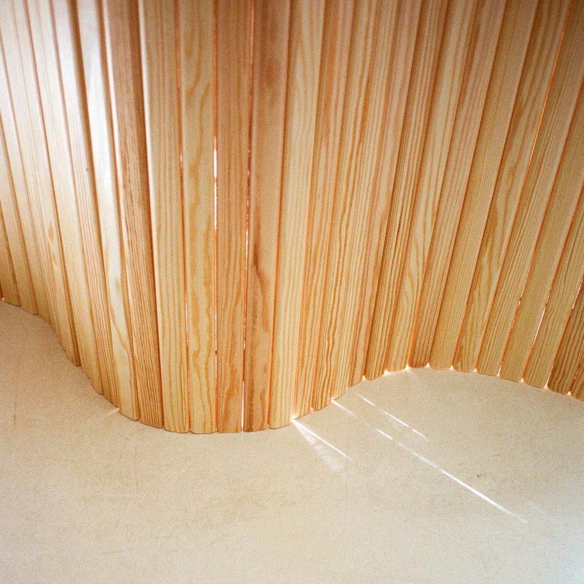 Artek（アルテック） / SCREEN 100（スクリーン） / Size B（H150cm） / パーテーション 100 / パイン材・ナチュラルラッカー仕上げ