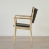 PP Mobler（PPモブラー） / PP240 Conference Chair（コンフェランスチェア） / アッシュ材・ホワイトバイオオイル仕上げ / エレガンスレザー（mocca）