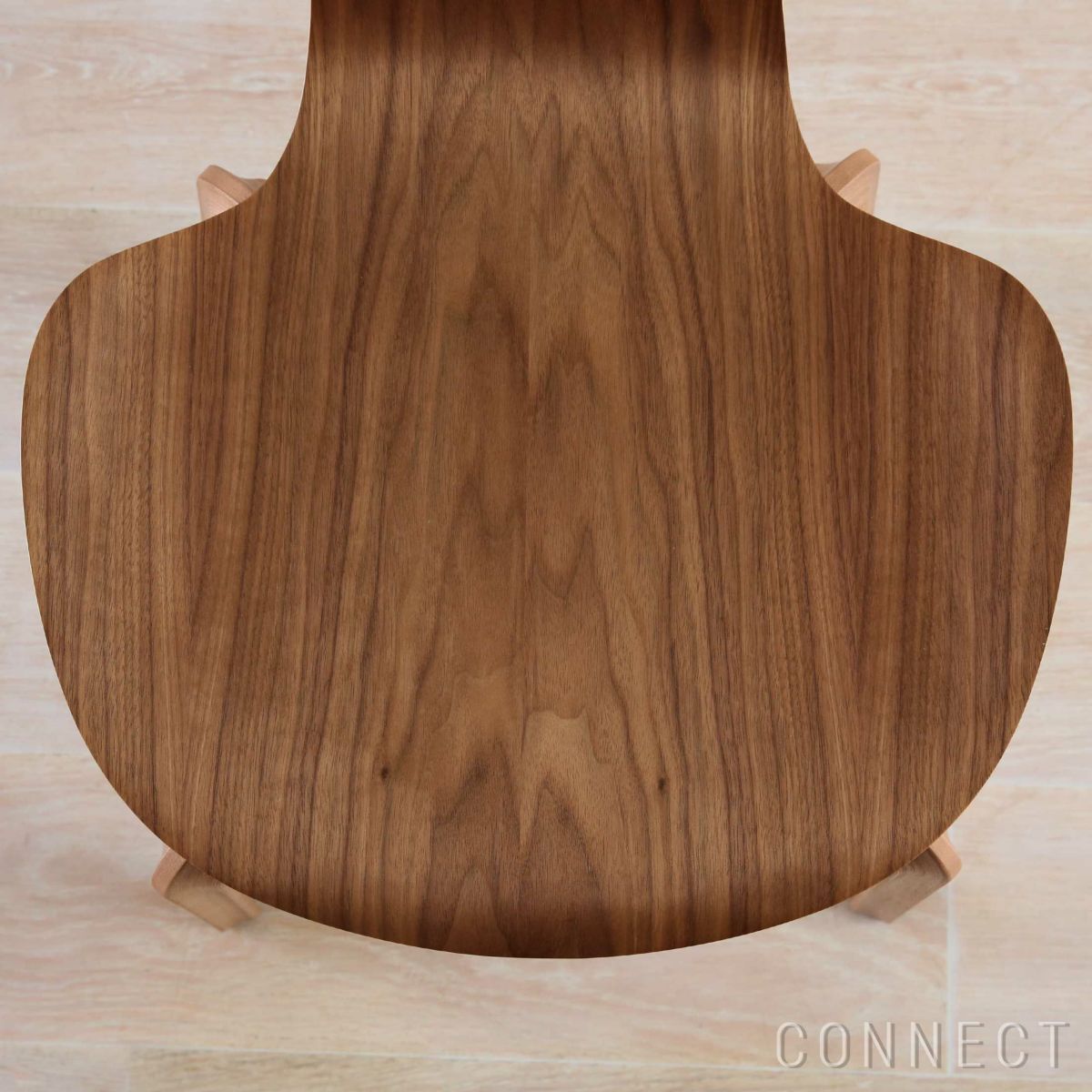 FRITZ HANSEN（フリッツ・ハンセン） / GRAND PRIX（グランプリチェア） / ウッドレッグ / ウォルナット / ナチュラルウッド / SH43cm