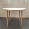 【アウトレット】Artek（アルテック） / TABLE 90A / バーチ材 / 天板・ホワイトラミネート / ラウンドテーブル / φ100cm