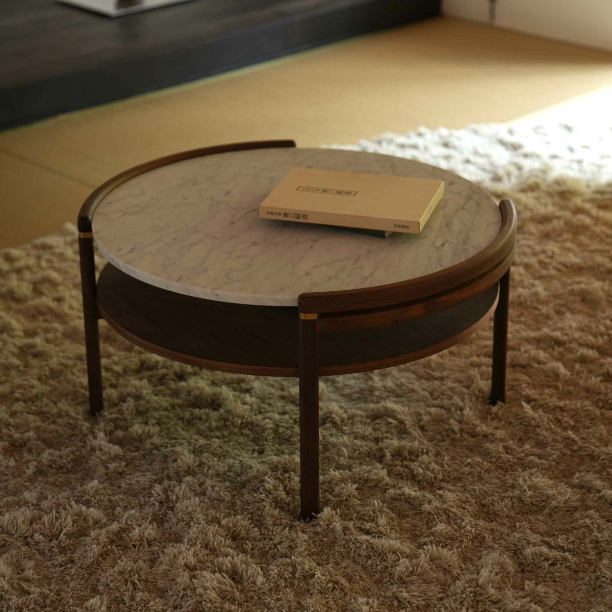 CARL HANSEN & SON（カール・ハンセン＆サン） / RF1905 SIDEWAYS COFFEE TABLE / ウォルナット材・オイル仕上げ・大理石天板 / サイドテーブル