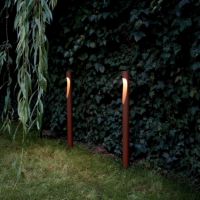 Louis Poulsen（ルイスポールセン） / Flindt Garden Bollard（フリントガーデンボラード）ロング / 2700K / スパイク式 / 庭園灯