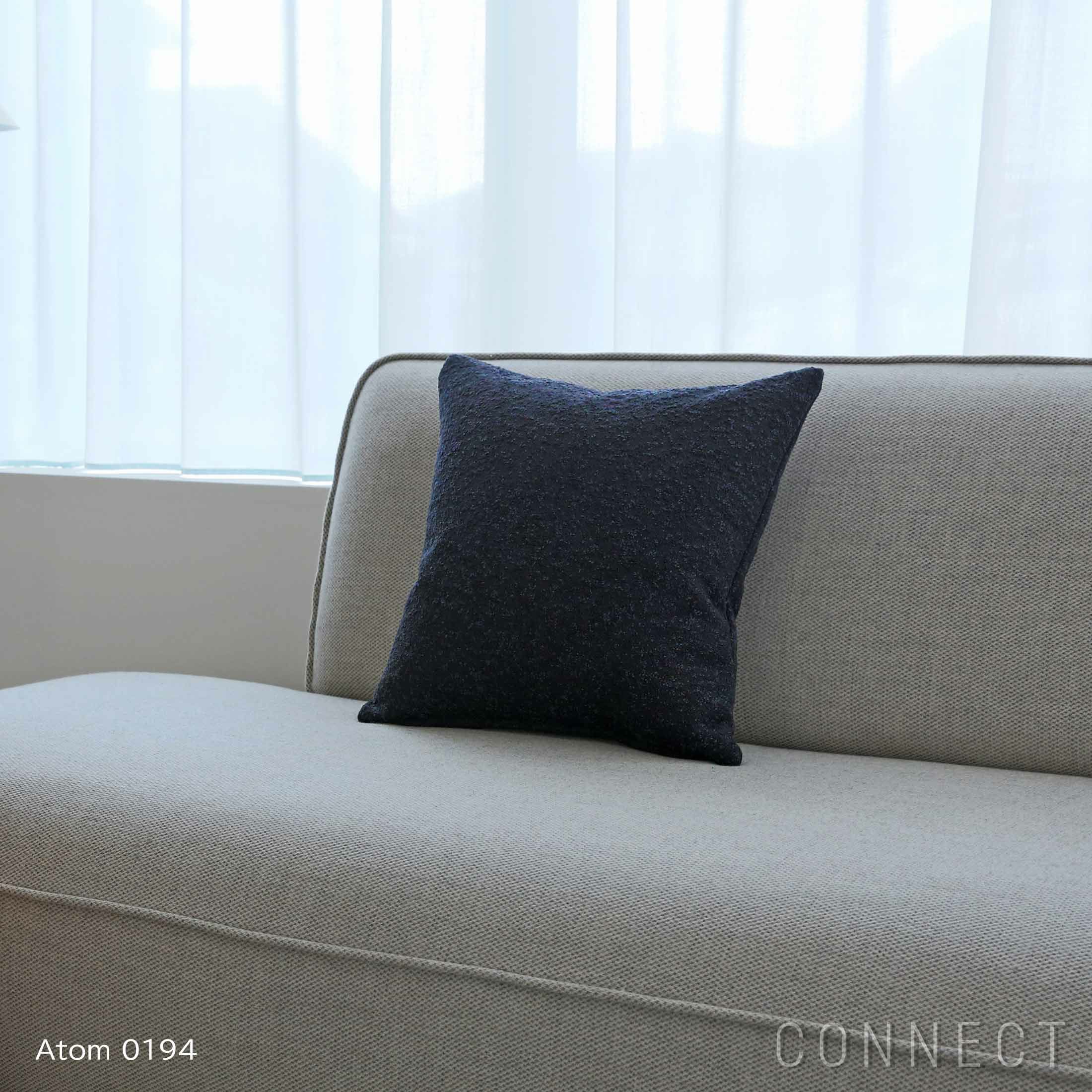 MELLEM（メレム） / Kvadrat / Raf Simons（クヴァドラ / ラフ・シモンズ） / フェザークッション 45×45cm / Atom（アトム） 【CONNECTオリジナル】