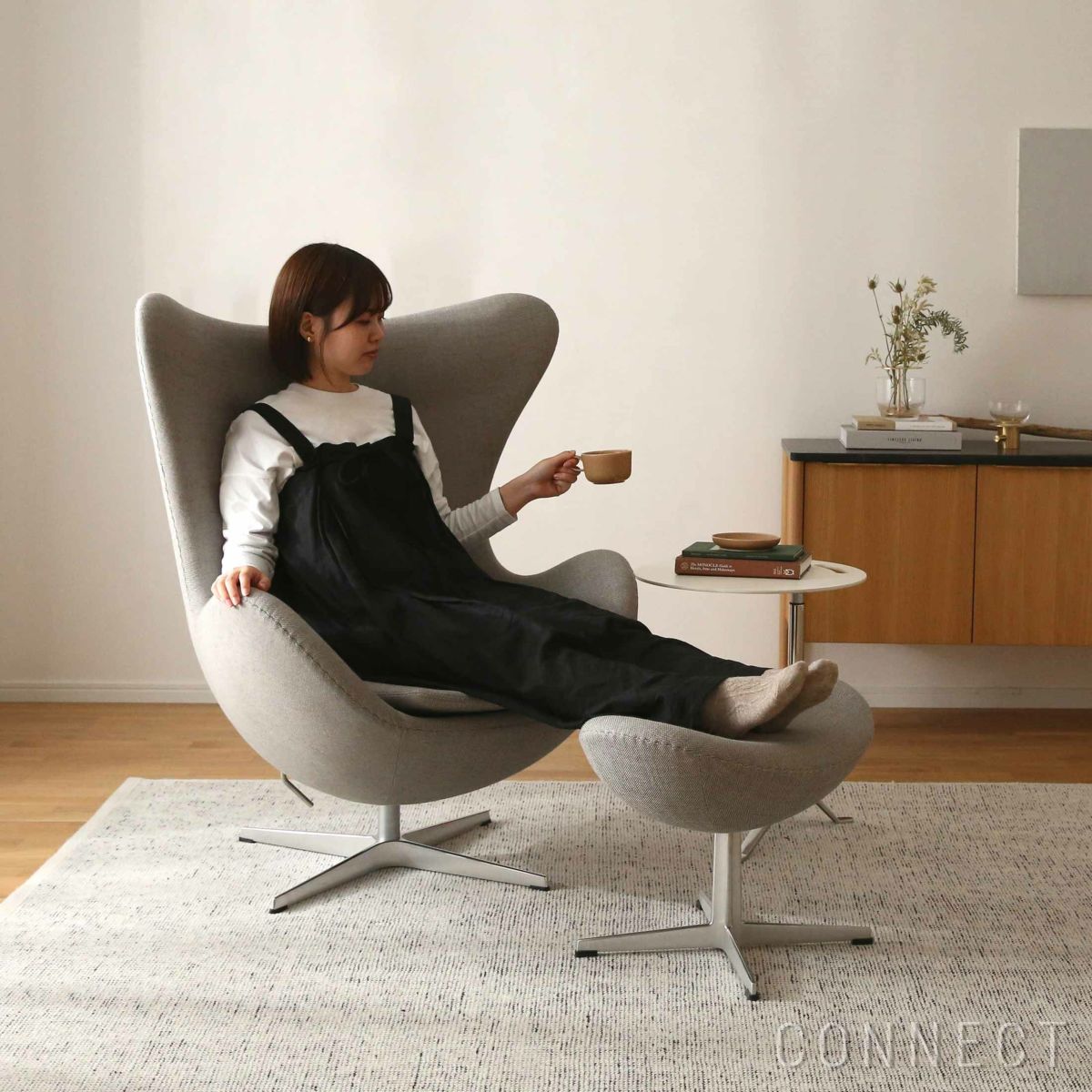 FRITZ HANSEN（フリッツ・ハンセン） / EGG FOOT STOOL（エッグチェア用フットスツール） / ラウンジチェア / Sunniva（スニバ）153 サンド・ライトグレー