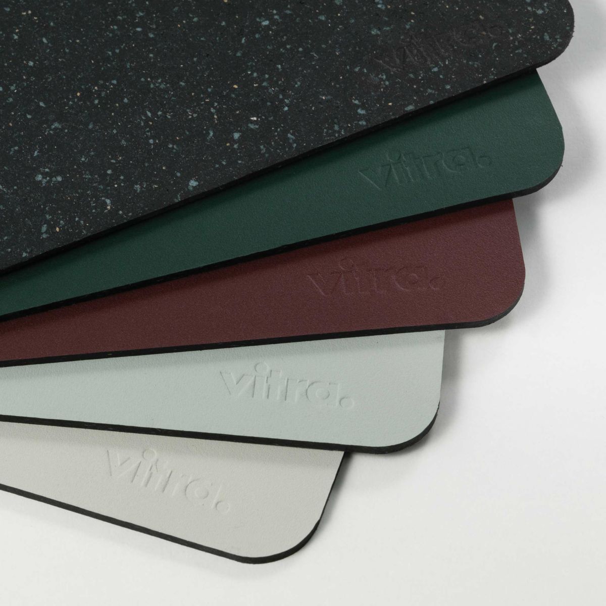 Vitra（ヴィトラ） / Repad（リパッド） / ナチュラルブラック / クリアコート仕上げ / デスクパッド