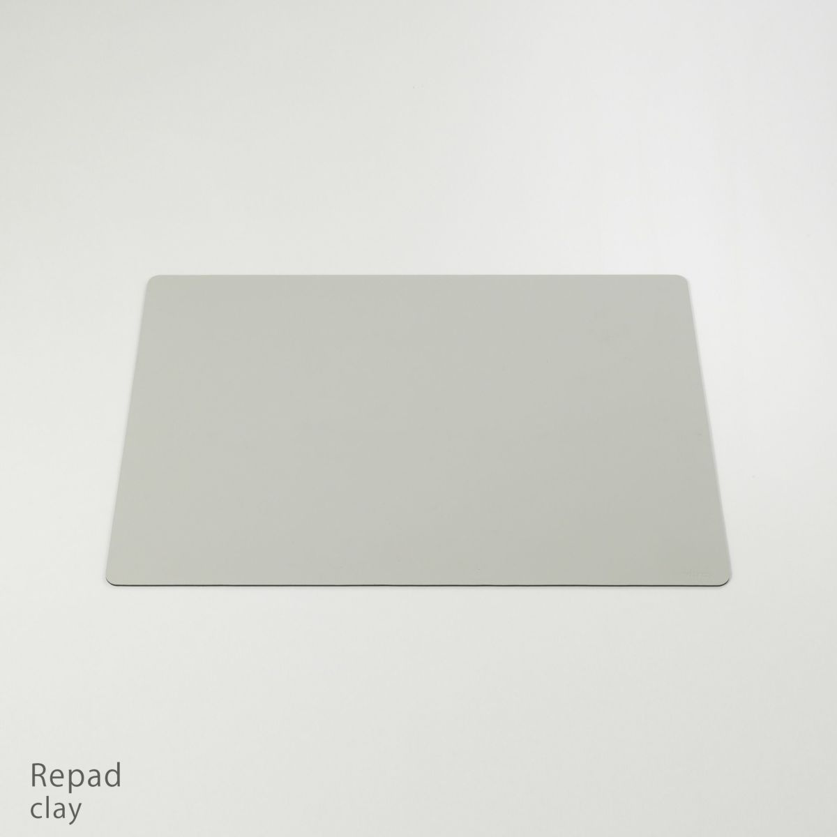 Vitra（ヴィトラ） / Repad（リパッド） / 全4色 / カラーコーティング仕上げ / デスクパッド