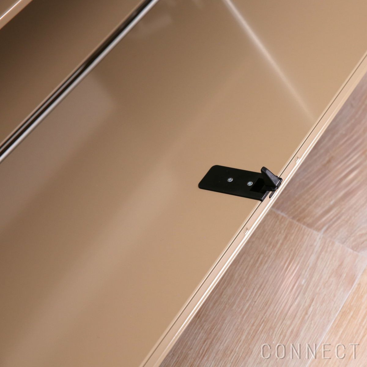 USMハラー（ユーエスエムハラー） / TV Board（テレビボード） / W2273×D373×H390mm / ドロップダウンドア×3（デイバイダーシェルフ×3） / USMベージュ