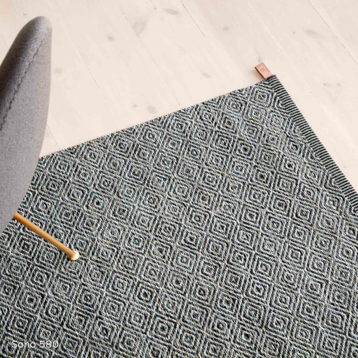 KASTHALL（カスタール） / GOOSE EYE SELECTION（グース アイ セレクション） / 160×240cm / ラグ