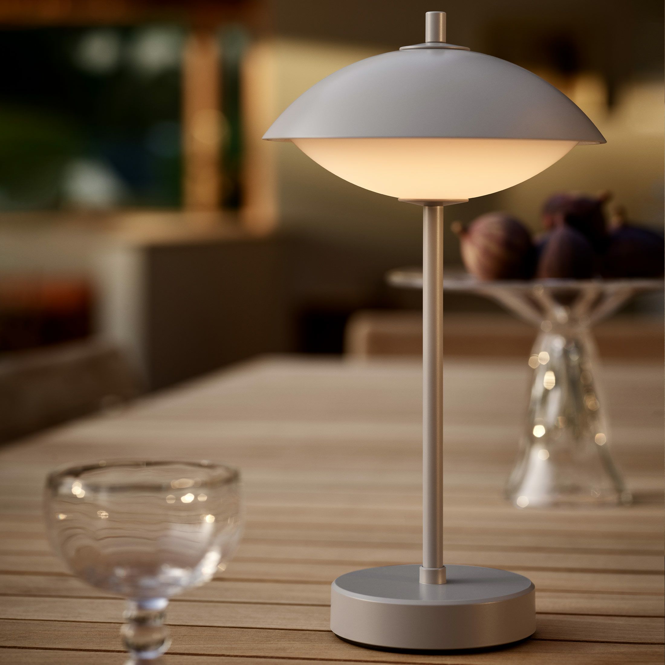 FRITZ HANSEN（フリッツ・ハンセン） / CLAM PORTABLE（クラム ポータブル） / φ170mm / テーブルランプ