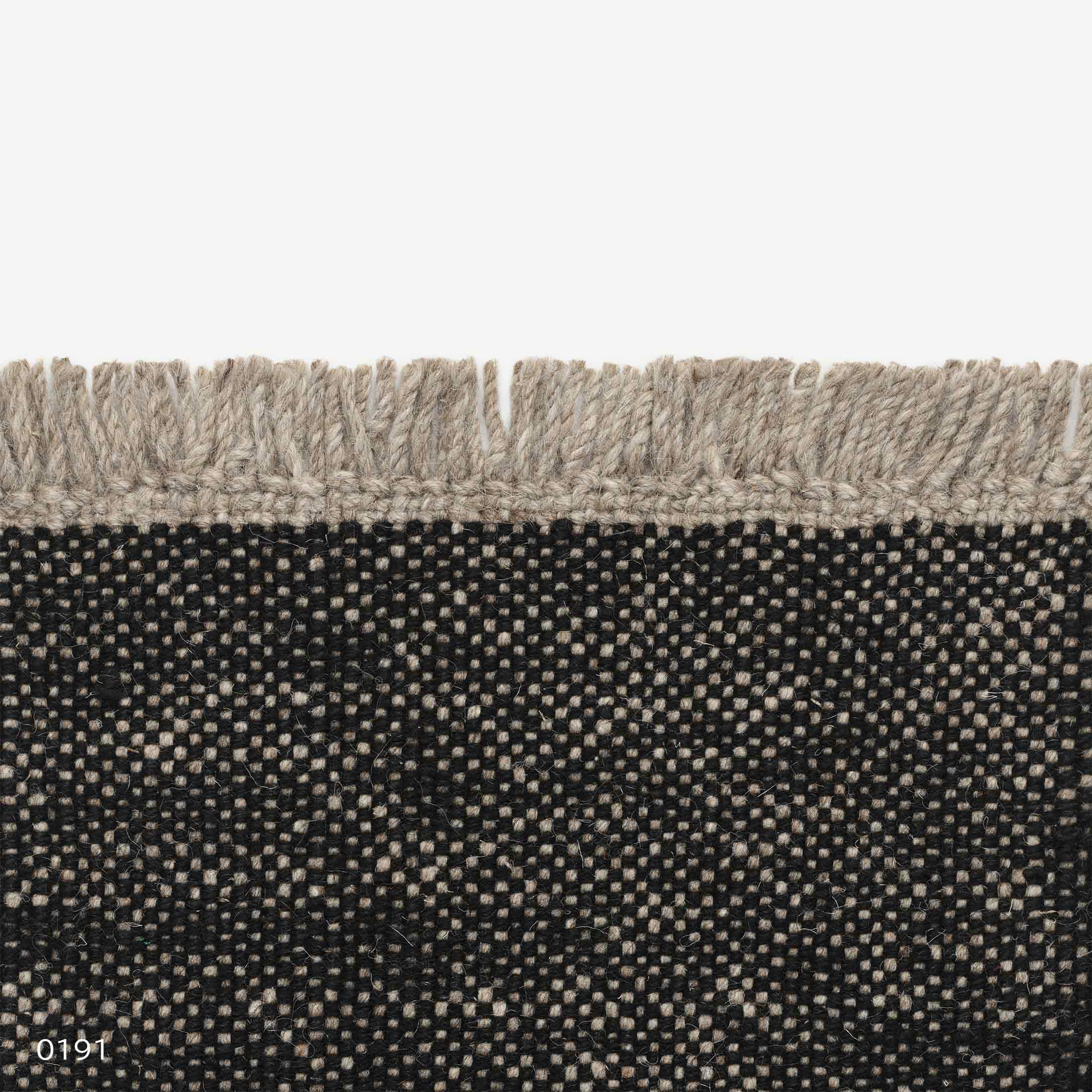 Kvadrat（クヴァドラ） / Yield Naturally Coloured Fringes（イールド ナチュラリー カラード フリンジ） / 20148（180cm×240cm） / ラグ