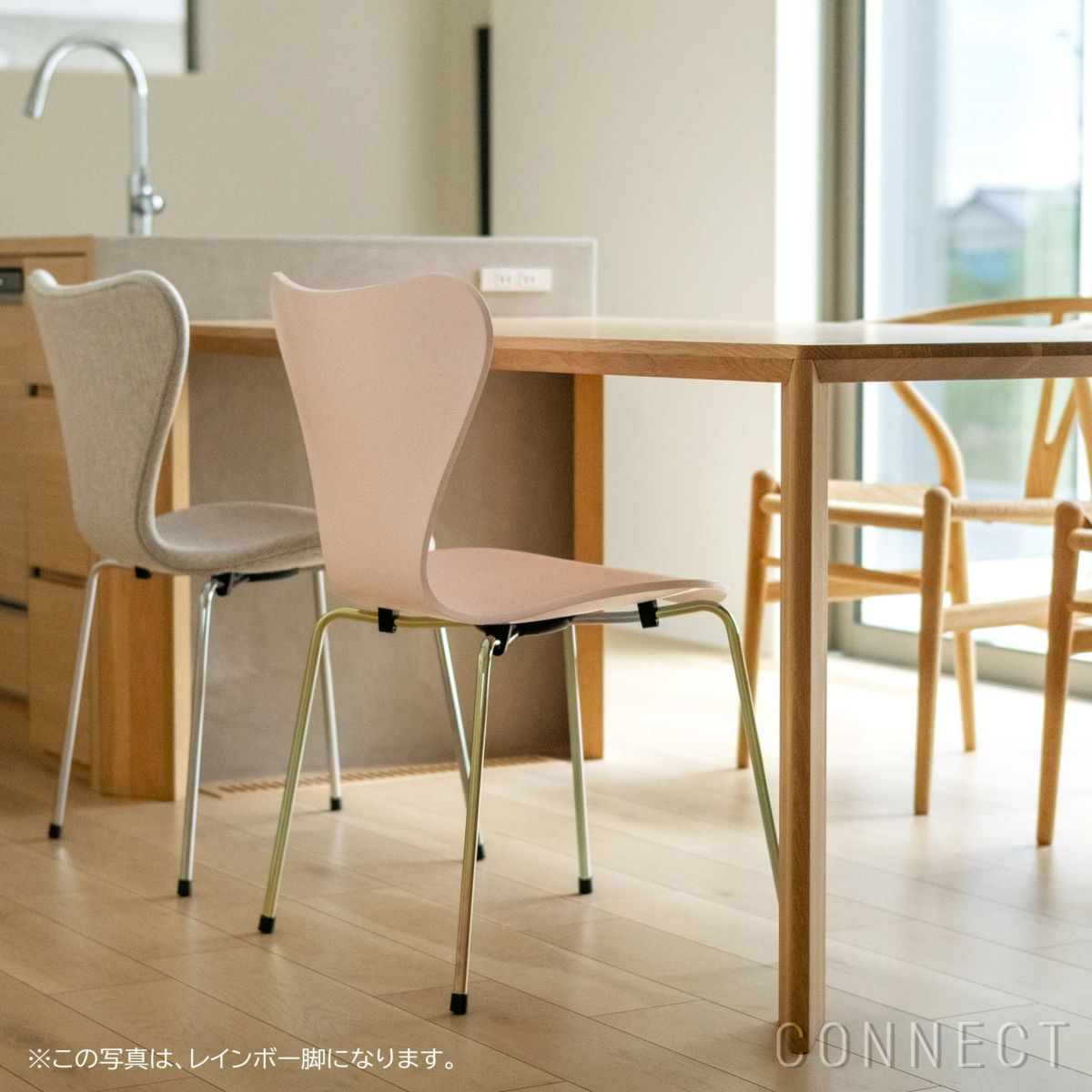 【70周年記念モデル】FRITZ HANSEN（フリッツ・ハンセン） / SERIES 7（セブンチェア） / 7:14AM / ラッカー（ピンク） / スチール脚（クローム仕上げ）