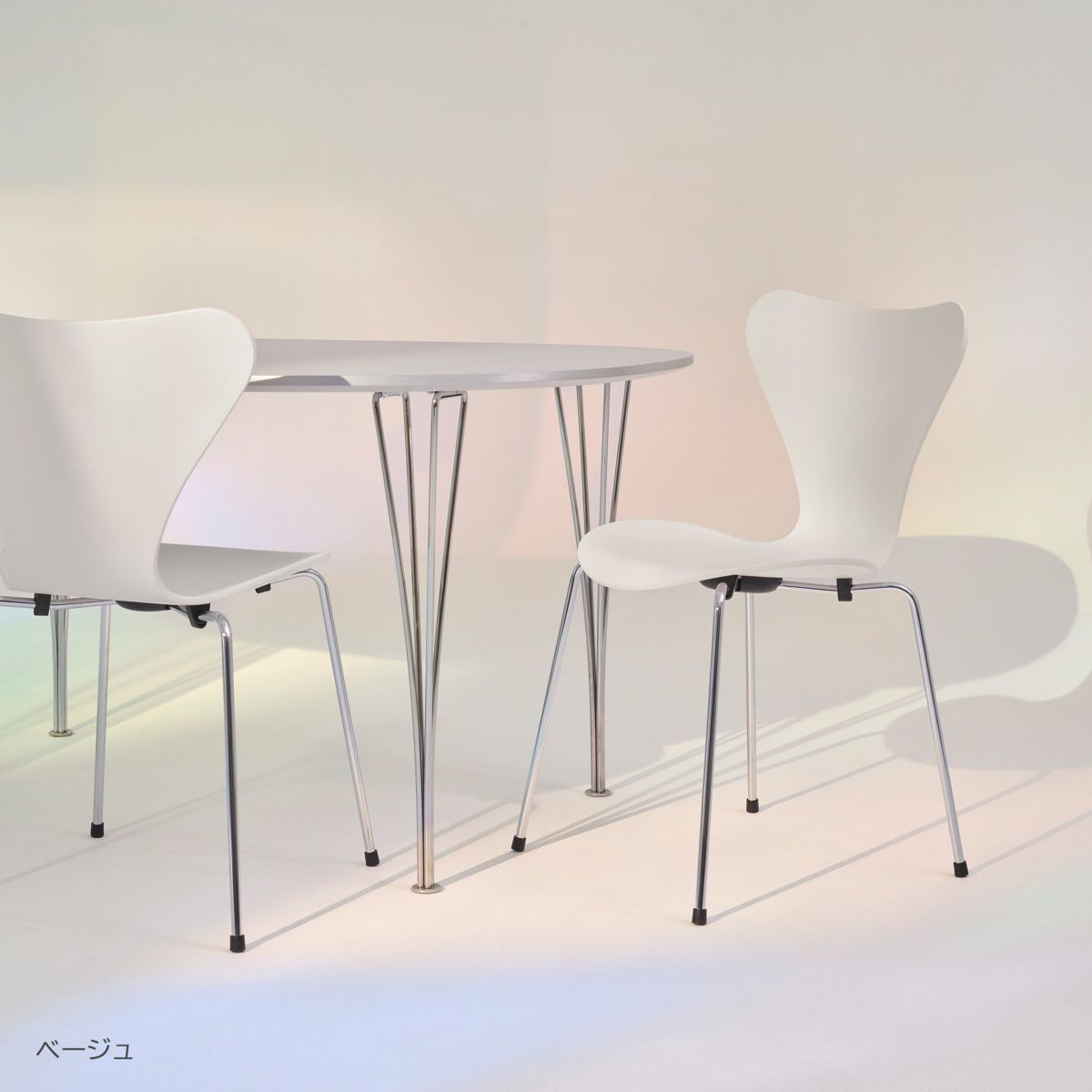 【70周年記念モデル】FRITZ HANSEN（フリッツ・ハンセン） / SERIES 7（セブンチェア） / 7:14AM / ラッカー（ベージュ） / スチール脚（クローム仕上げ）