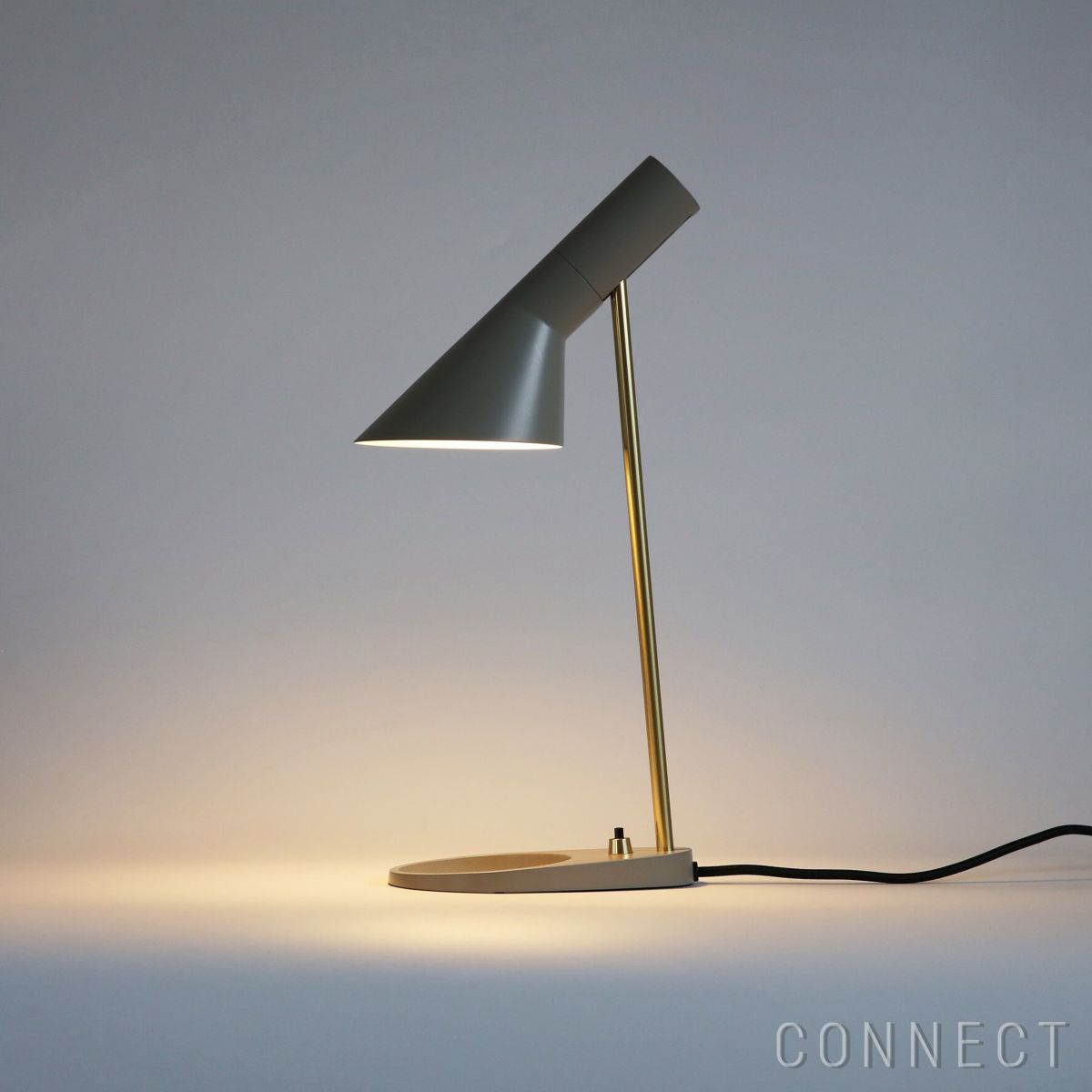 Louis Poulsen（ルイスポールセン） / AJ Mini Table（AJ ミニ テーブル） / 真鍮 / 全2色 / テーブルランプ