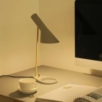 Louis Poulsen（ルイスポールセン） / AJ Mini Table（AJ ミニ テーブル） / 真鍮 / 全2色 / テーブルランプ