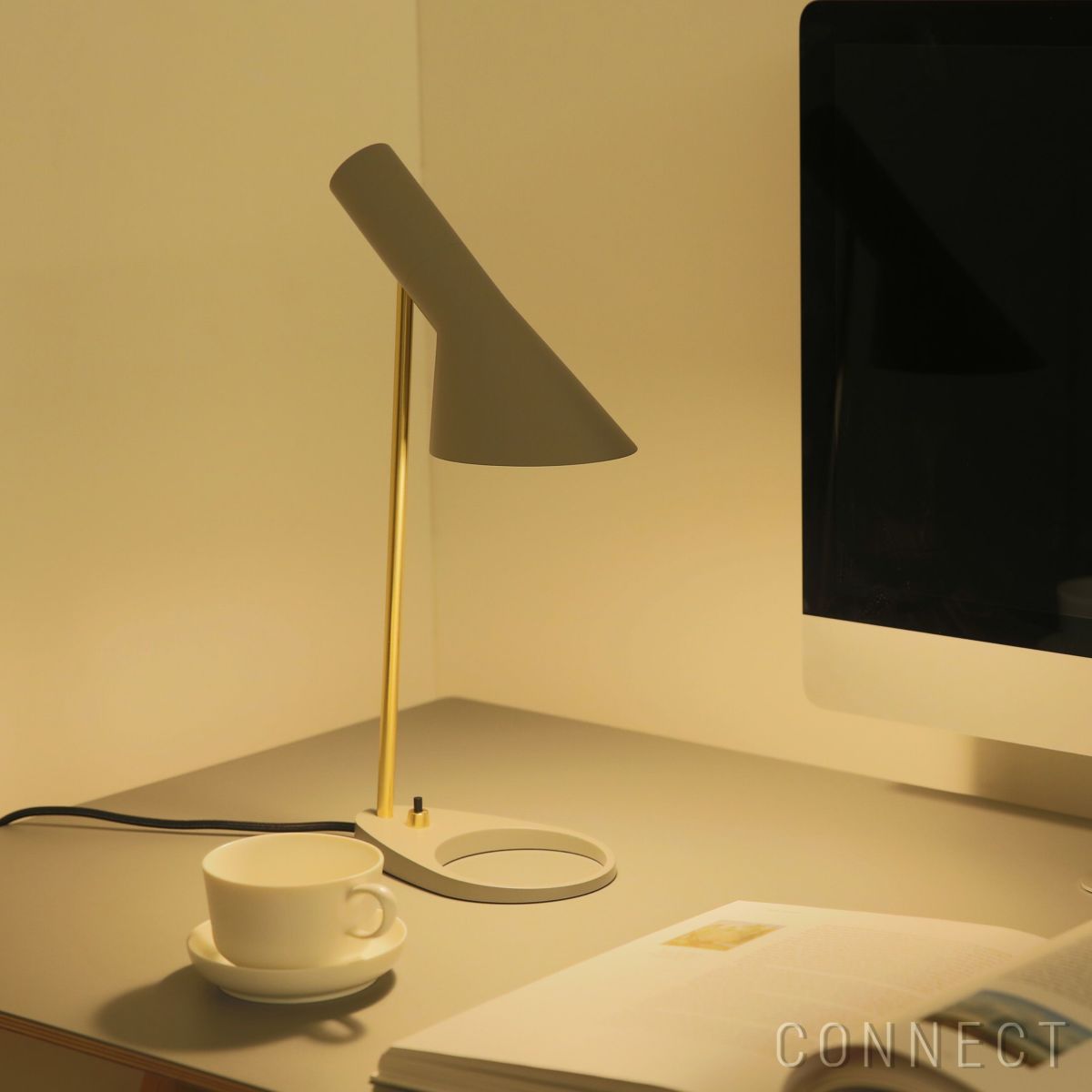 Louis Poulsen（ルイスポールセン） / AJ Mini Table（AJ ミニ テーブル） / 真鍮 / 全2色 / テーブルランプ