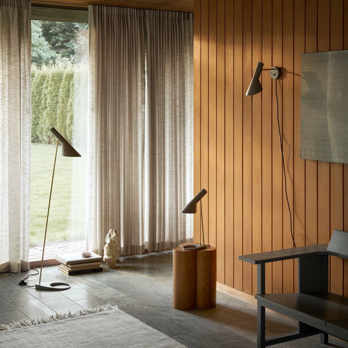 Louis Poulsen（ルイスポールセン） / AJ Mini Table（AJ ミニ テーブル） / 真鍮 / 全2色 / テーブルランプ