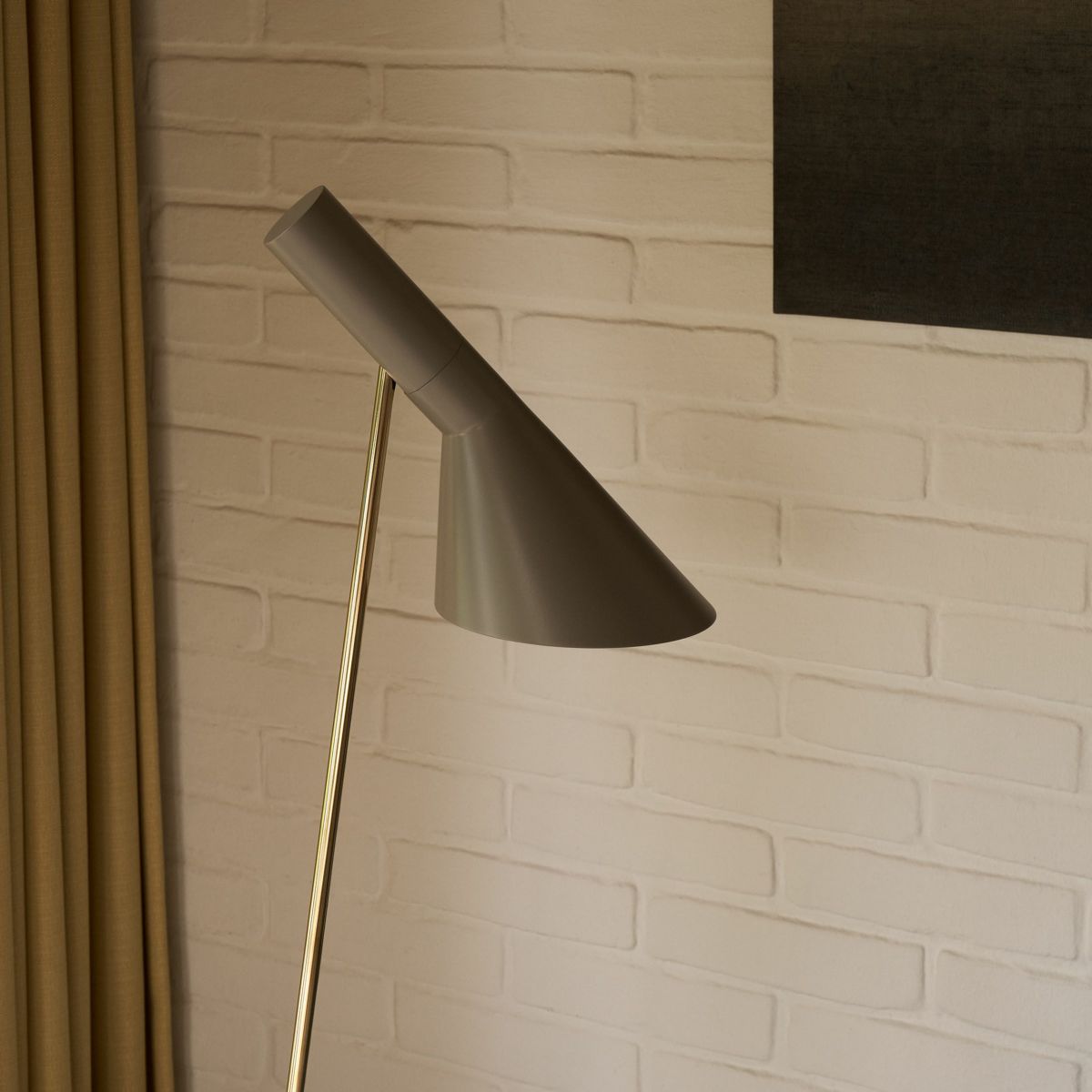 Louis Poulsen（ルイスポールセン） / AJ Floor（AJ フロア） / 真鍮 / 全2色 / フロアランプ