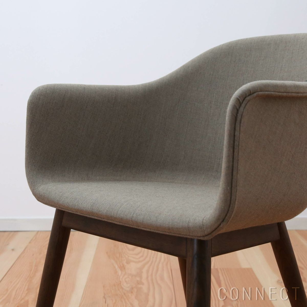 Audo Copenhagen（オドー・コペンハーゲン） / HARBOUR DINING CHAIR（ハーバー ダイニングチェア） / 布張りシェル / ウッドベース / Remix（リミックス） 0233 グレー